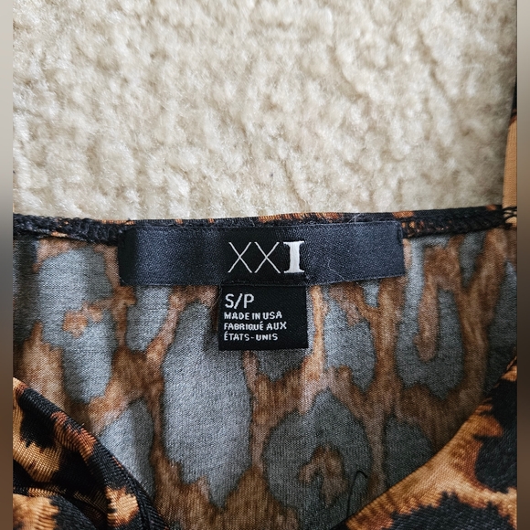 Cheetah print shirt - Picture 4 of 4